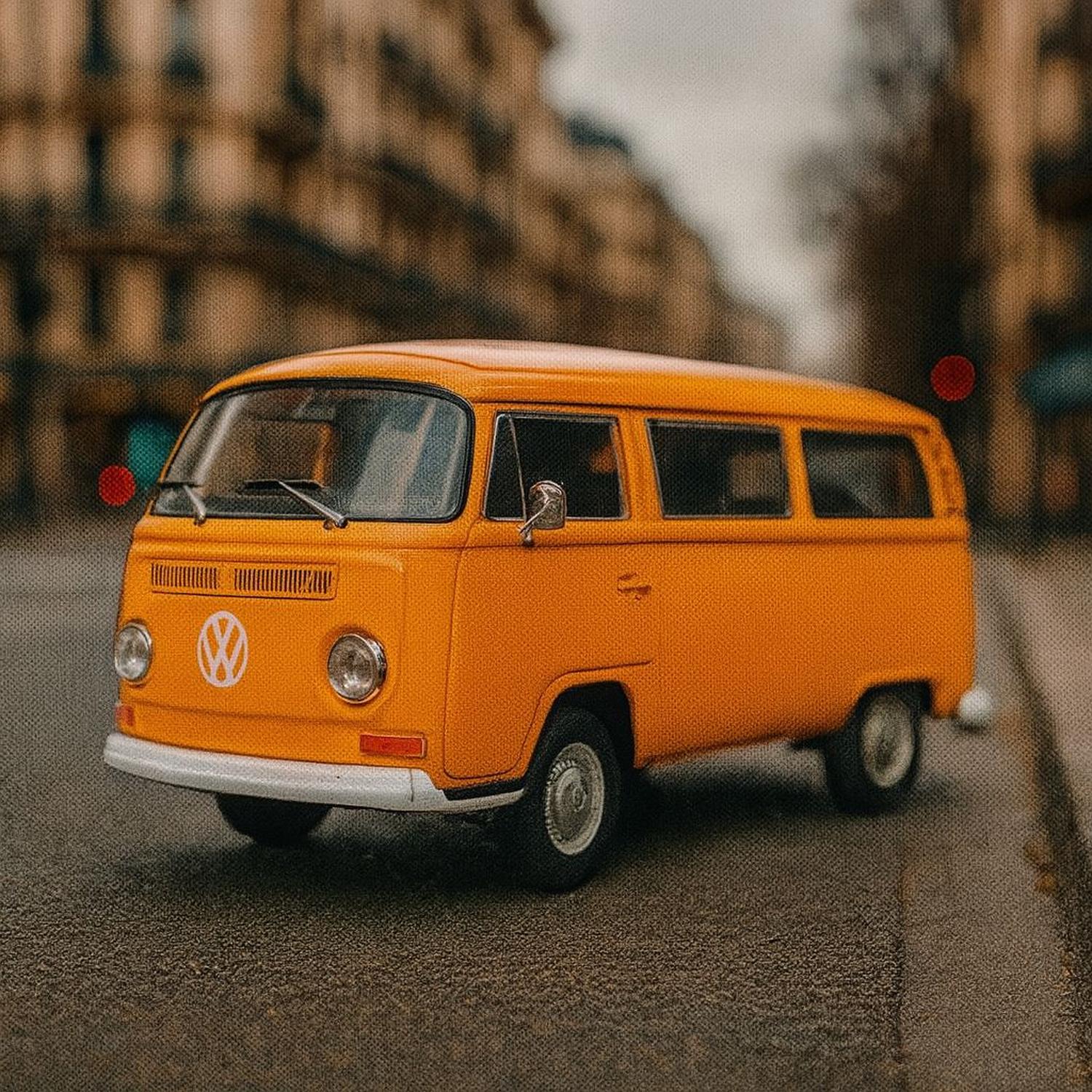 AUTO DE METAL VOLKSWAGEN BUS T2 1972 A ESCALA 1:34-1:39 WELLY - 5