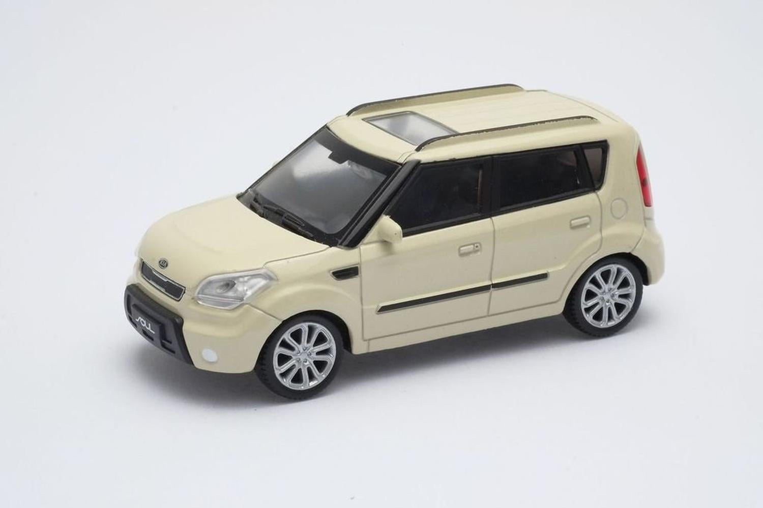 AUTO DE METAL KIA SOUL A ESCALA 1:43 WELLY - 1