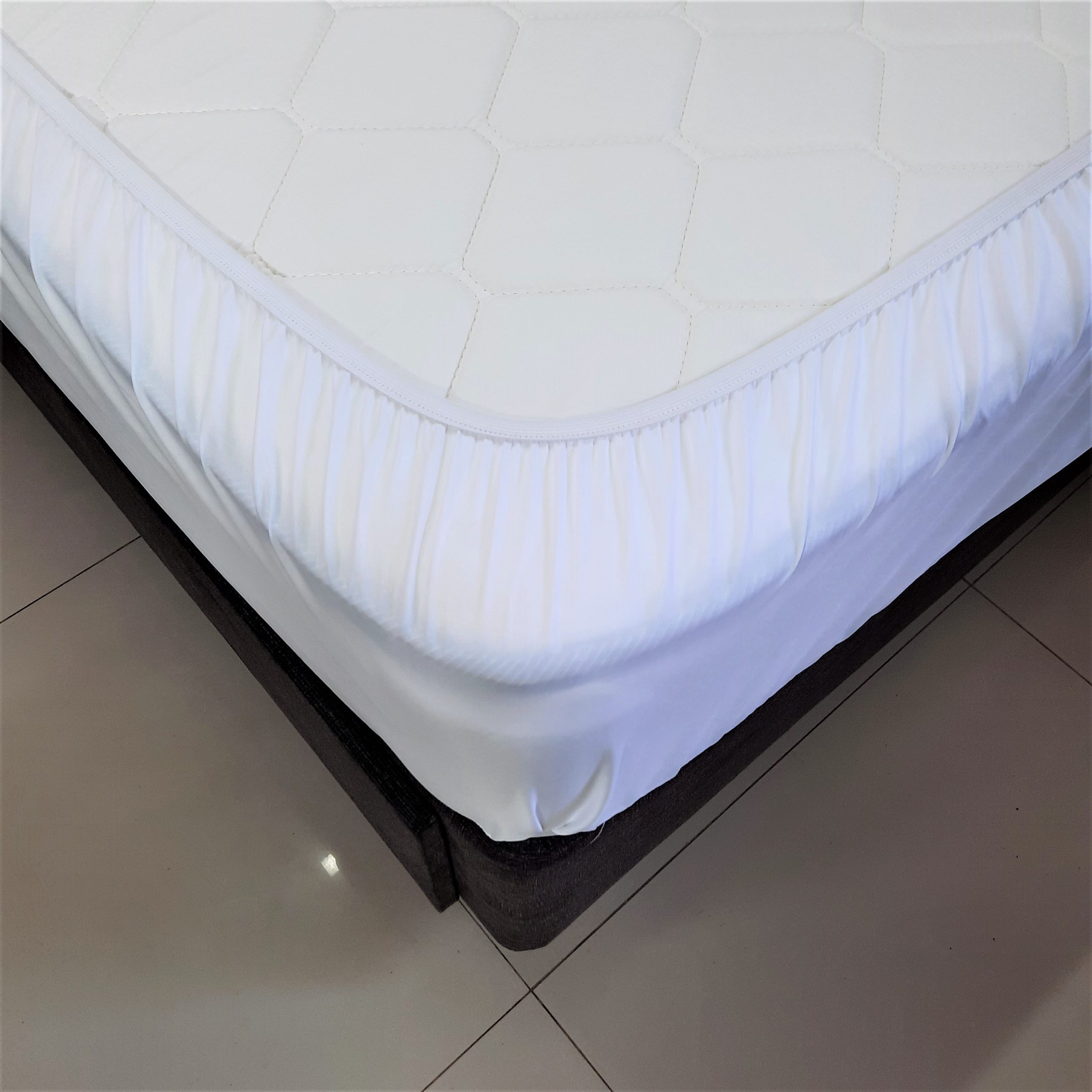 PROTECTOR DE COLCHON NUBE HOGAR 1.5 PLAZA ELASTICADO ACOLCHADO - 3