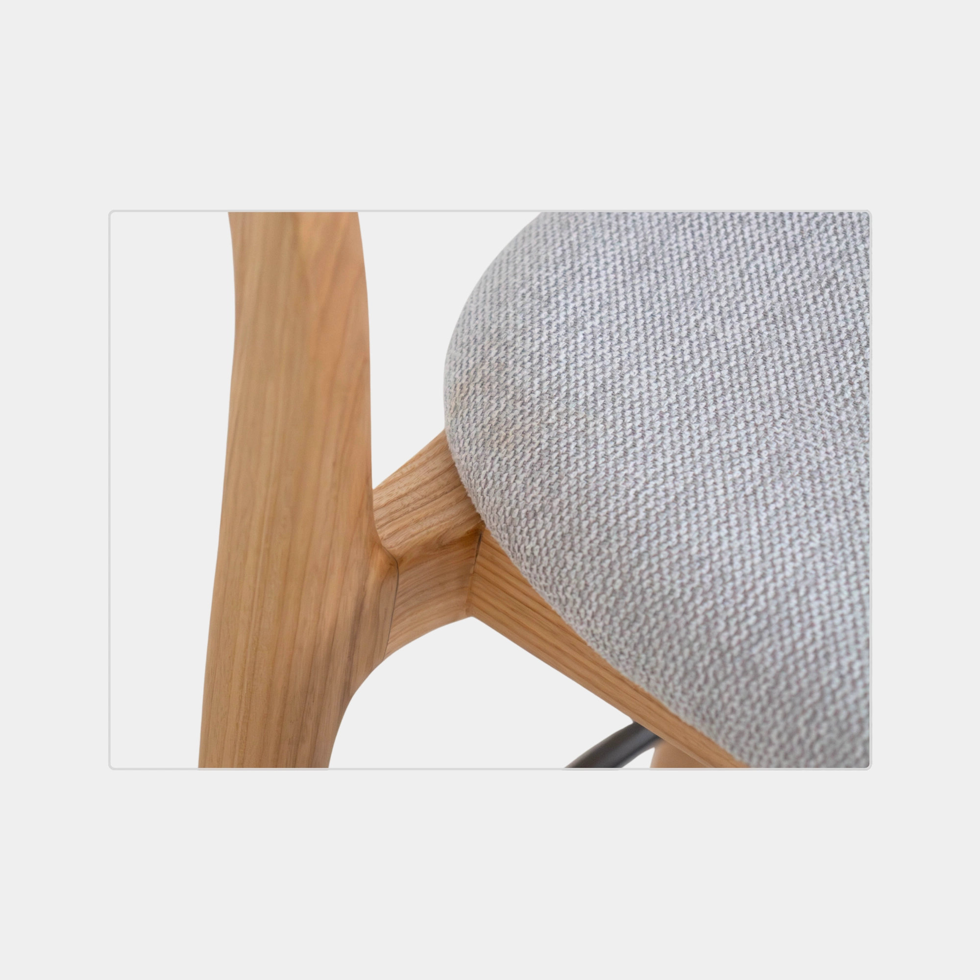 SILLA BAR CURVY JSM MADERA Y TELA NATURAL AND LIGHT GREY - 6