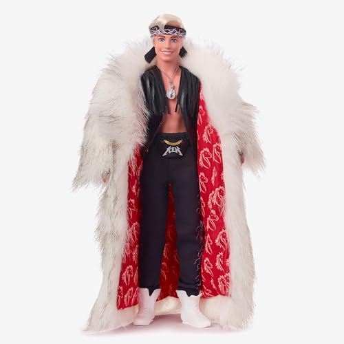 MUÑECA COLECCIONABLE DE KEN DE LA PELÍCULA BARBIE CON GRAN ABRIGO DE PELO SINTÉTICO Y CHALECO DE FLECOS NEGRO CON BANDANA - 2