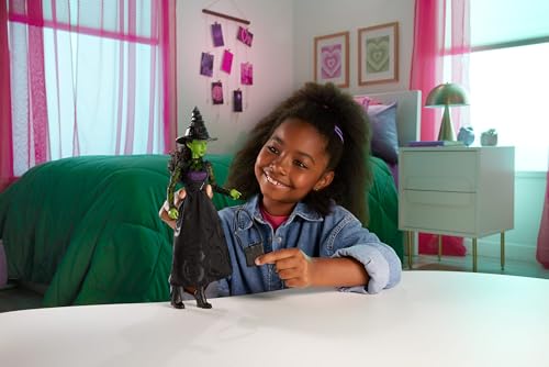 MATTEL UNIVERSAL WICKED ELPHABA MUÑECA DE MODA Y ACCESORIOS CON PIEL VERDE CABELLO NEGRO TRENZADO POSABILIDAD Y APARIENCIA - 2