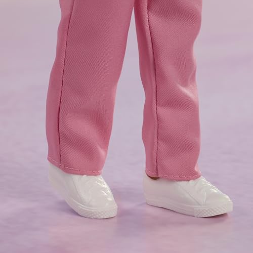 MUÑECA COLECCIONABLE DE BARBIE LA PELÍCULA ALLAN MICHAEL CERA COMO ALLAN CON 2 ATUENDOS REMOVIBLES DE LA PELÍCULA TRAJE DE SALTO - 3
