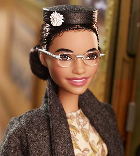 BARBIE INSPIRING WOMEN SERIES ROSA PARKS MUÑECA COLECCIONABLE CON MODA Y ACCESORIOS CON SOPORTE PARA MUÑECAS Y CERTIFICADO - 3