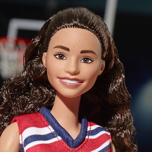 BARBIE MUÑECA EXCLUSIVA SUE BIRD CON ROPA DE UNIFORME NÚMERO 10 Y ACCESORIO DE BALONCESTO - 3