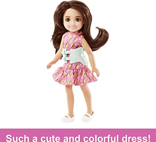 MUÑECA BARBIE CHELSEA MUÑECA PEQUEÑA CON ABRAZADERA PARA CURVATURA DE LA COLUMNA VERTEBRAL POR ESCOLIOSIS MORENA USANDO VESTIDO - 5