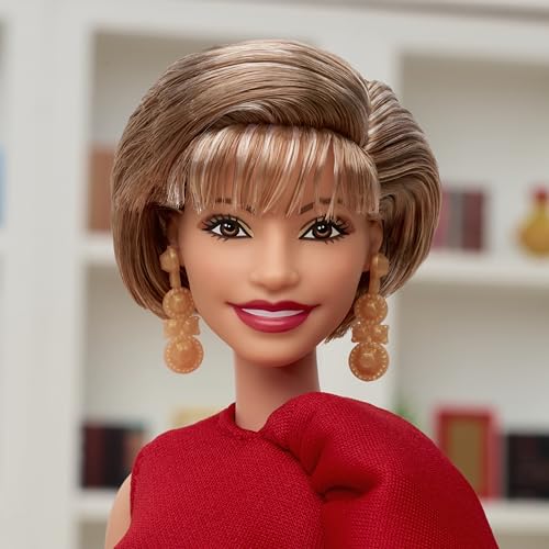 BARBIE MUÑECA INSPIRADORA PARA MUJER ISABEL ALLENDE COLECCIONABLE CON VESTIDO ROJO CON ACCESORIO PARA LIBROS Y MASCOTA - 3