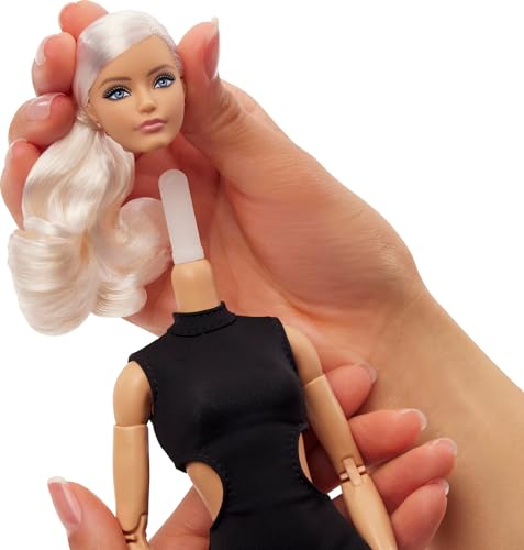 BARBIE BASICS MUÑECA COLECCIONISTA MODELO 02 CON CABELLO RUBIO MINI VESTIDO NEGRO Y BOTAS DE GLADIADOR MODA DE AJUSTE UNIVERSAL - 6