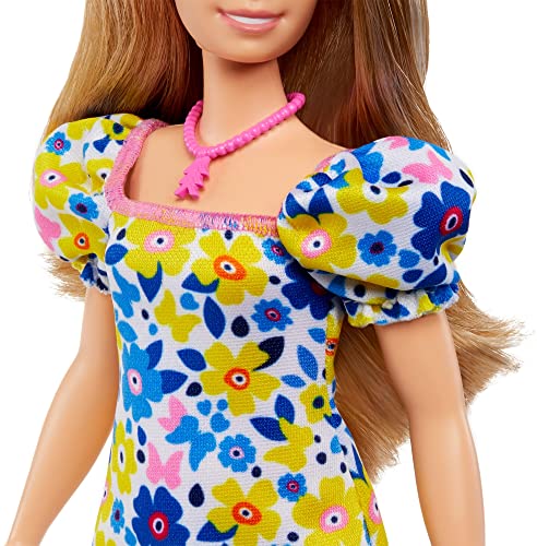 MUÑECA BARBIE FASHIONISTAS 208 CON SÍNDROME DE DOWN USANDO VESTIDO FLORAL CREADA EN ASOCIACIÓN CON LA SOCIEDAD NACIONAL - 4
