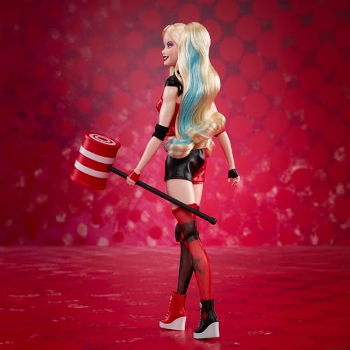 BARBIE MUÑECA COLECCIONISTA HARLEY QUINN SIGNATURE CON CUERPO POSABLE ATUENDO ICÓNICO Y ACCESORIO DE MAZA COLECCIONABLE DE DC - 5