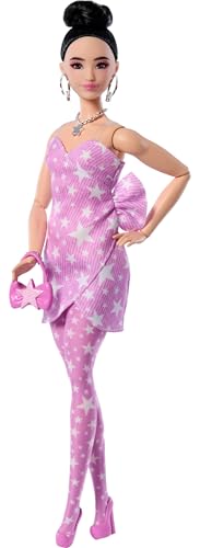 BARBIE MUÑECA DE ESTILO DE LUJO 11 EN VESTIDO DE MEZCLILLA ROSA ESTAMPADO DE ESTRELLAS CON MEDIAS A JUEGO PELO NEGRO EN MOÑO - 1