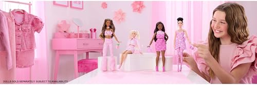 BARBIE MUÑECA DE ESTILO DE LUJO 11 EN VESTIDO DE MEZCLILLA ROSA ESTAMPADO DE ESTRELLAS CON MEDIAS A JUEGO PELO NEGRO EN MOÑO - 2