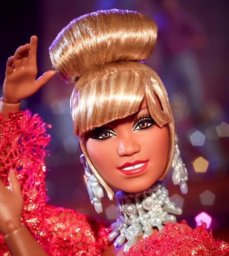 MUÑECA BARBIE MUJERES INSPIRADORAS CELIA CRUZ REINA DE LA SALSA EN VESTIDO DE ENCAJE ROJO CON MICRÓFONO DORADO COLECCIONABLE - 4