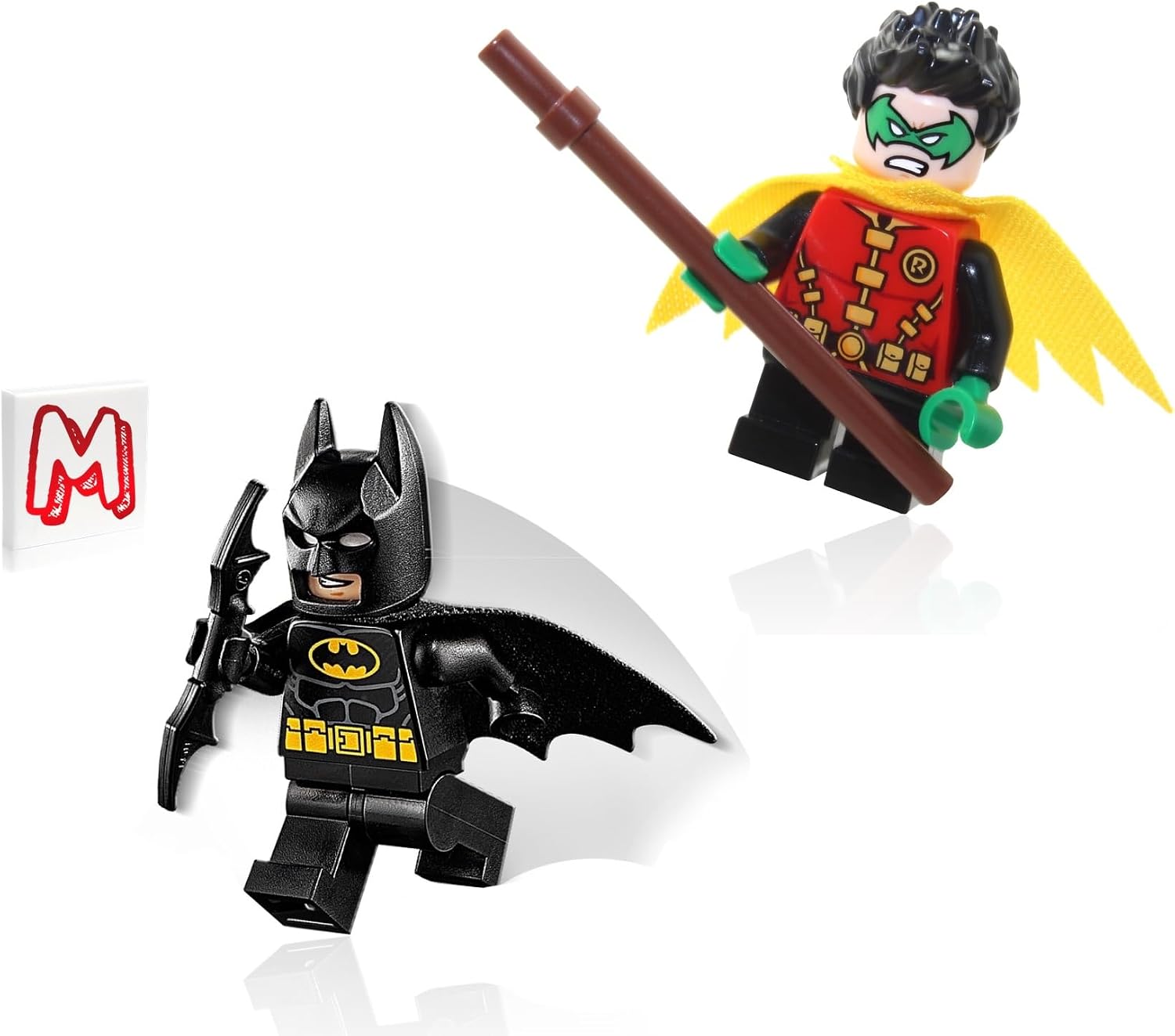 LEGO SUPER HEROES DC BATMAN MINIFIGURE COMBO - BATMAN EN TRAJE NEGRO CON BATCAPE Y BAT-A-RANG Y ROBIN MÁSCARA VERDE Y CAPA - 1