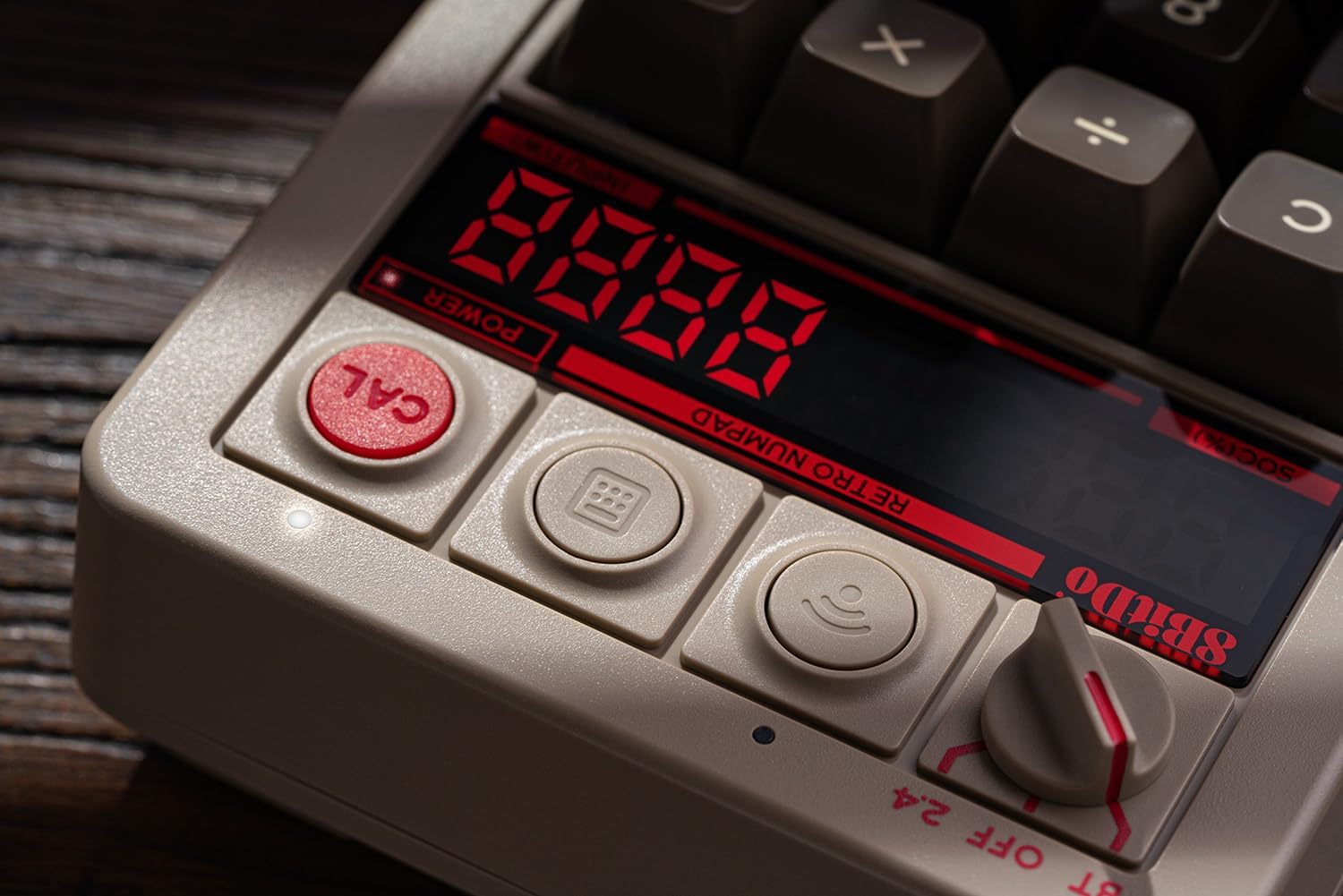 8BITDO RETRO 18 MECHANICAL NUMPAD, SUPPORTS CALCULATOR MODE, BLUETOOTH/2.4G/WIRED NUMPAD FOR WINDOWS AND ANDROID - C64 - 6