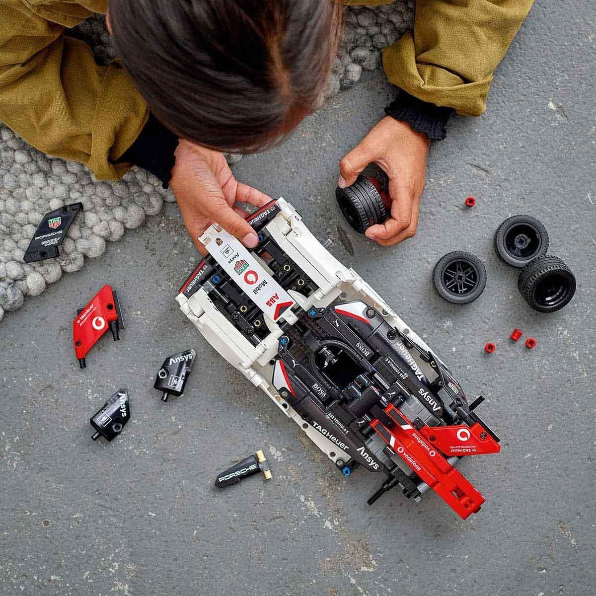 LEGO TECHNIC FORMULA E R PORSCHE 99X ELECTRIC 42137 - 7