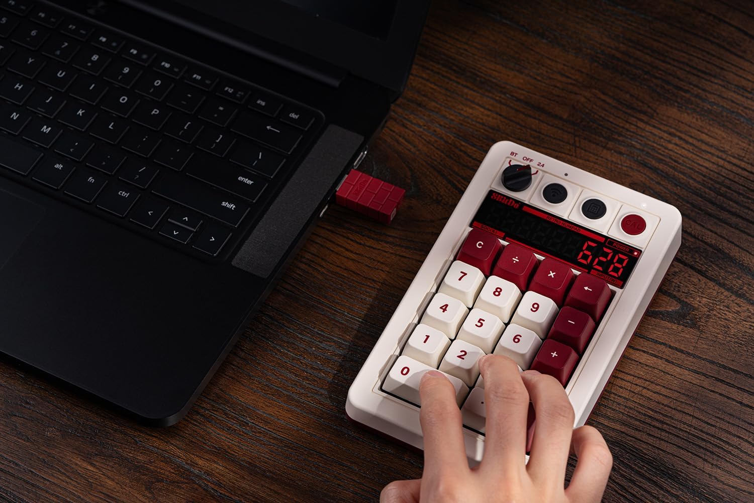 8BITDO RETRO 18 MECHANICAL NUMPAD, SUPPORTS CALCULATOR MODE, BLUETOOTH/2.4G/WIRED NUMPAD FOR WINDOWS AND ANDROID - FAMI - 5