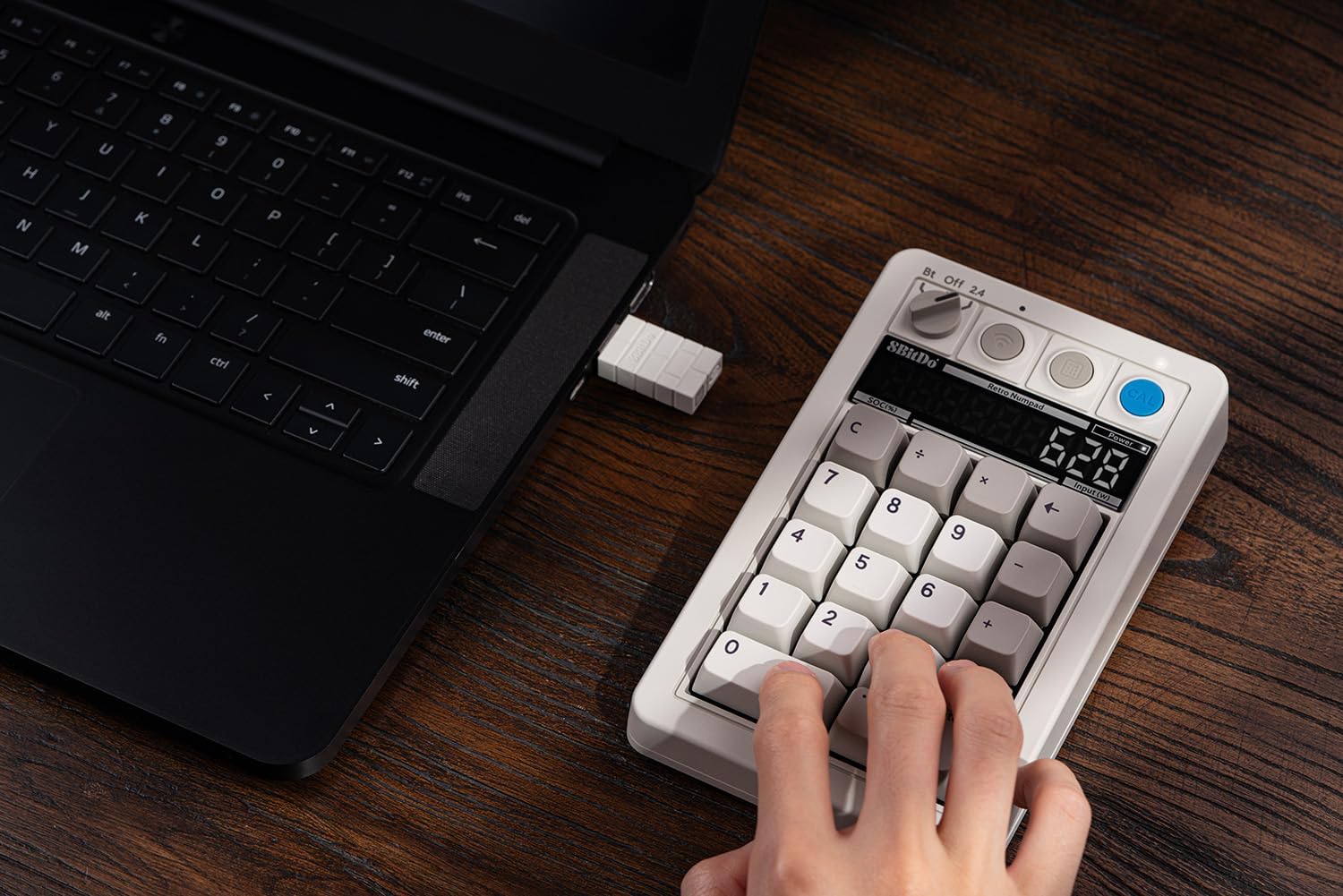 8BITDO RETRO 18 MECHANICAL NUMPAD, SUPPORTS CALCULATOR MODE, BLUETOOTH/2.4G/WIRED NUMPAD FOR WINDOWS AND ANDROID - M EDITION - 5