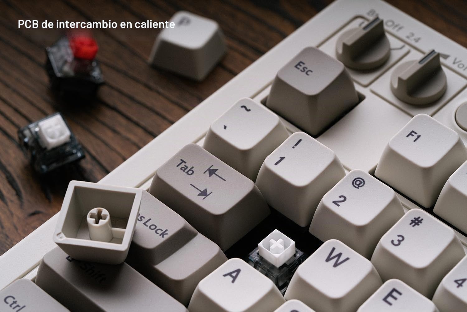 8BITDO TECLADO MECÁNICO RETRO DE 87 TECLAS BLUETOOTH/2.4G/USB-C, INTERCAMBIABLE EN CALIENTE, DOS BOTONES SÚPER PROGRAMABLES, - 4