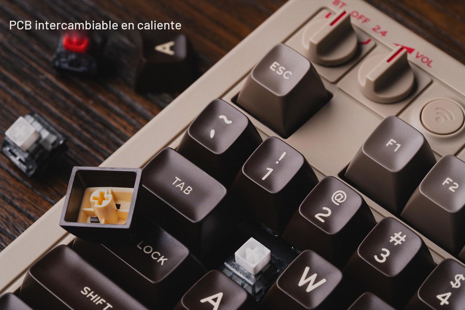 8BITDO TECLADO MECÁNICO RETRO DE 87 TECLAS PARA PC Y ANDROID - EDICIÓN C64 - 6