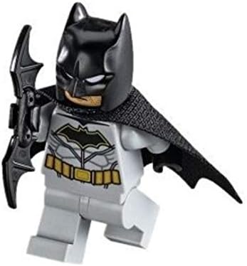 LEGO SUPERHÉROES: MINIFIGURA DE BATMAN GRIS CON BATARANG - 2