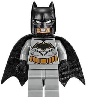 LEGO SUPERHÉROES: MINIFIGURA DE BATMAN GRIS CON BATARANG - 3
