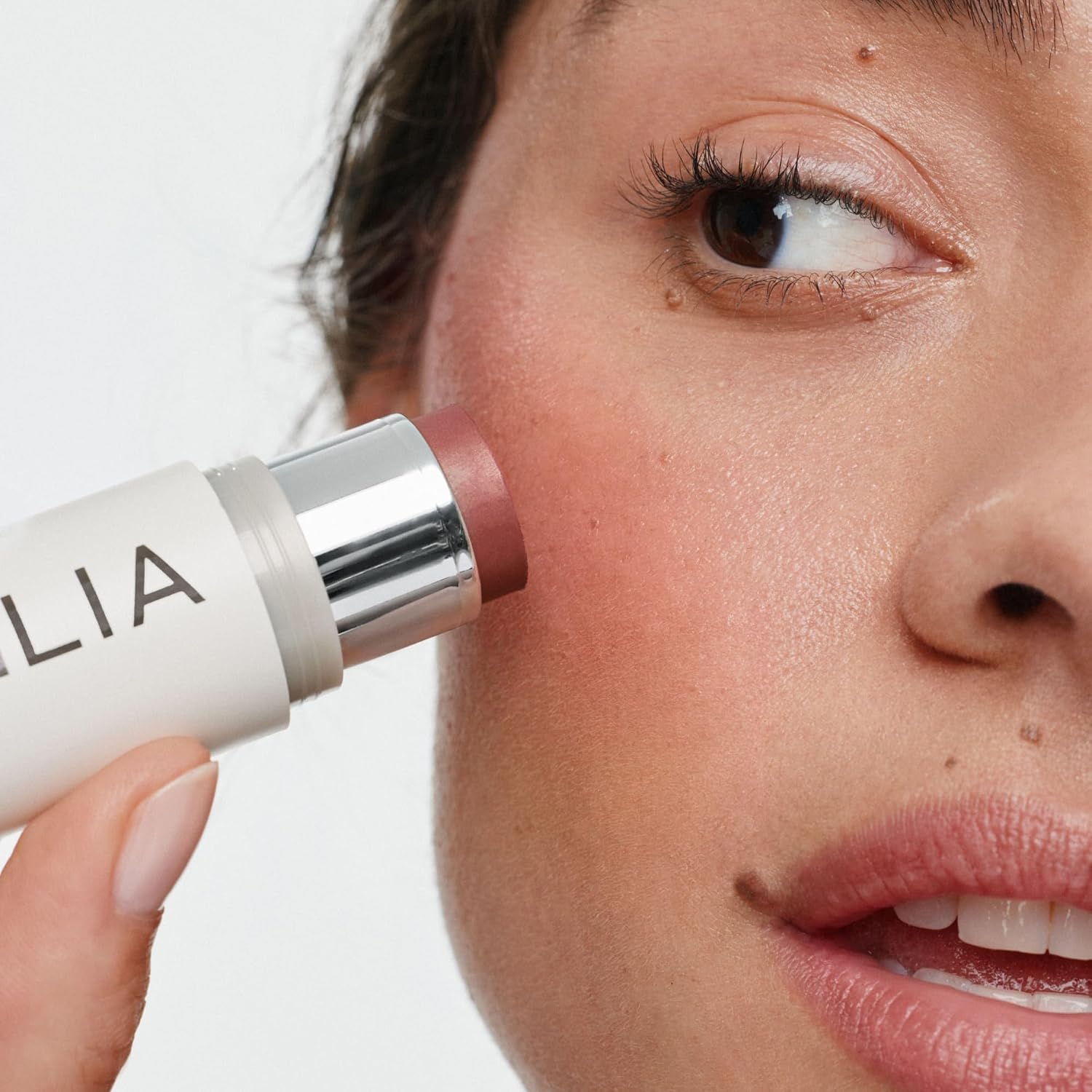 ILIA - MULTI-STICK PARA LABIOS MEJILLAS FÓRMULA DE COLOR CREMOSA, MULTIUSOS Y ACUMULABLE PARA TODO TIPO DE PIEL NUTRE, - 3