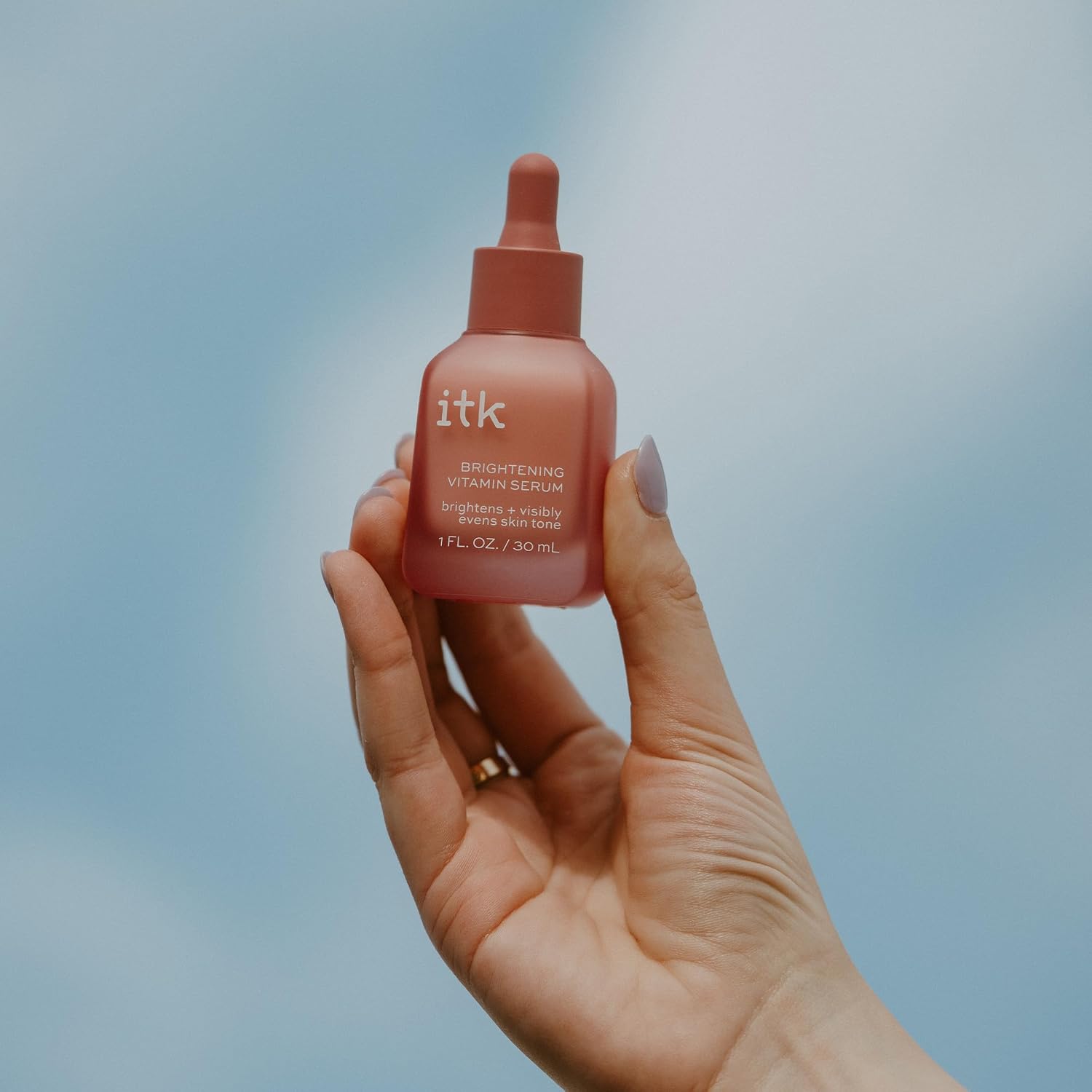 SUERO DE VITAMINAS ILUMINADORAS DE ITK PARA MUJERES - 1 OZ DE SUERO - 7