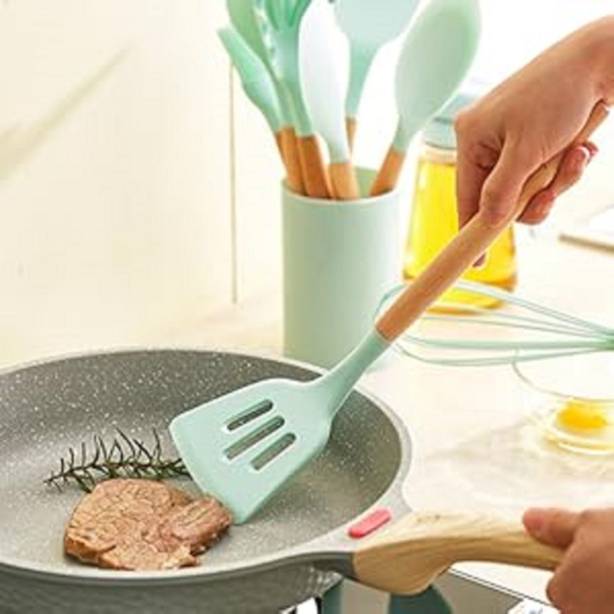 SET DE UTENSILIOS MULTIFUNCIONAL PARA COCINA DE SILICONA - VERDE CLARO - 3