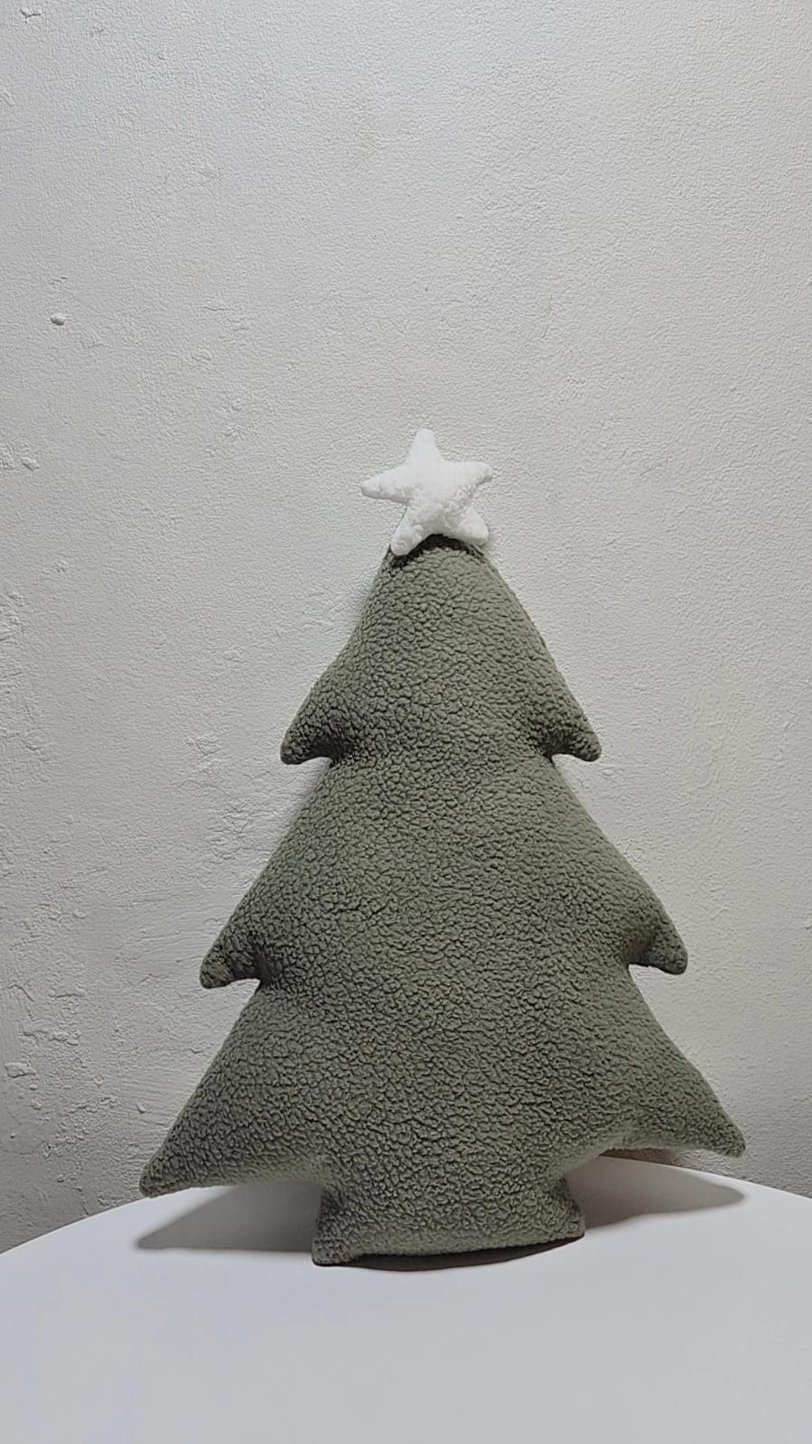 COJÍN NAVIDEÑO VERDE DECO ARBOL DE NAVIDAD CREMA 35 X 40CM - 3