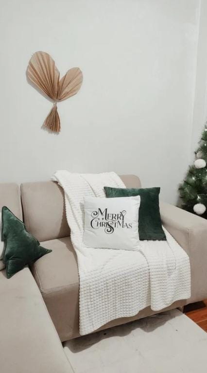 SET NAVIDEÑO MERRY: 3 COJINES + MANTA ESTILO NÓRDICO VERDE 45X45 ZALMOHADAS - 3