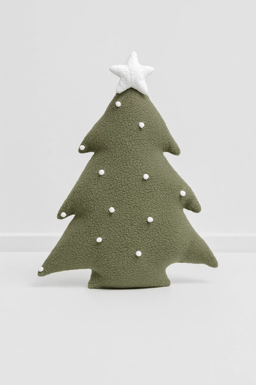 COJÍN NAVIDEÑO VERDE CON NIEVE DECO ARBOL DE NAVIDAD CREMA 35 X 40CM - 2