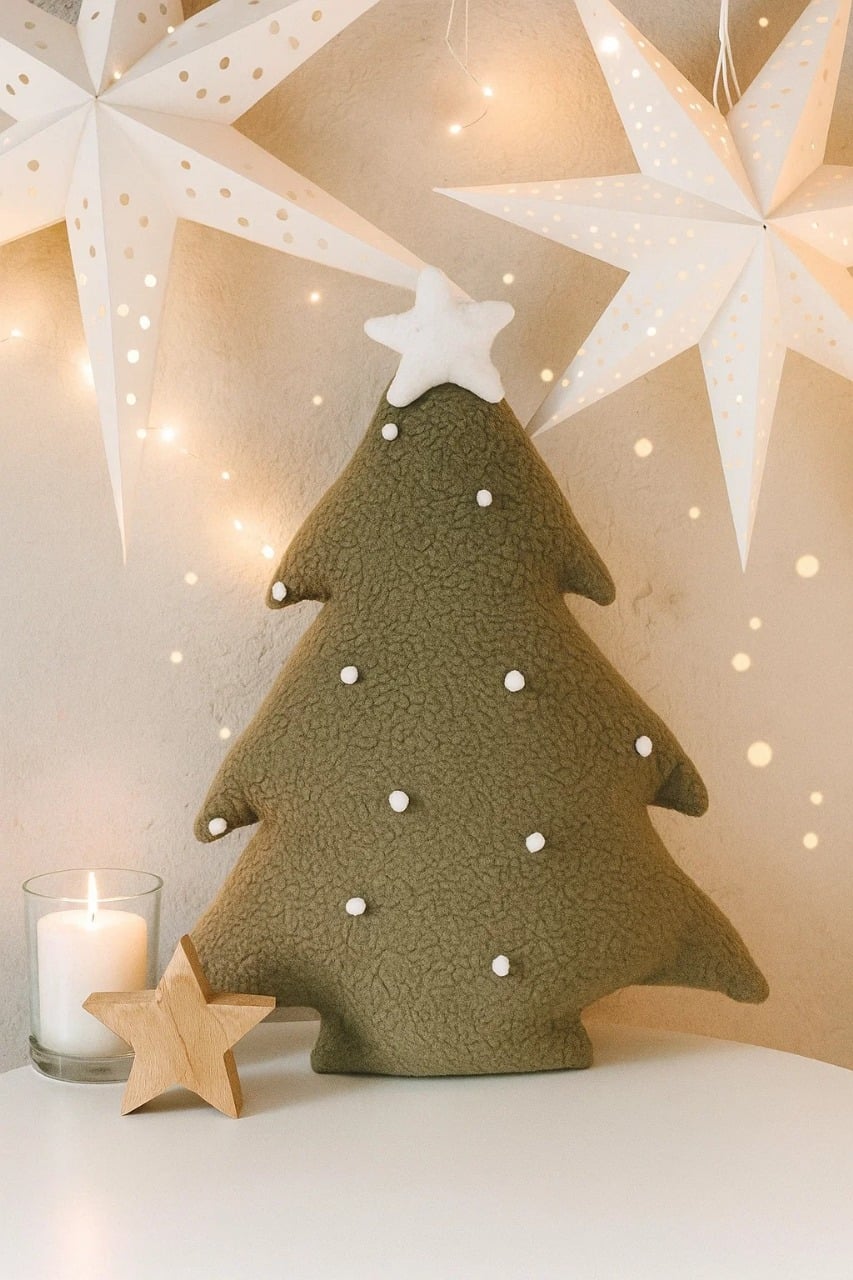 COJÍN NAVIDEÑO VERDE CON NIEVE DECO ARBOL DE NAVIDAD CREMA 35 X 40CM - 3