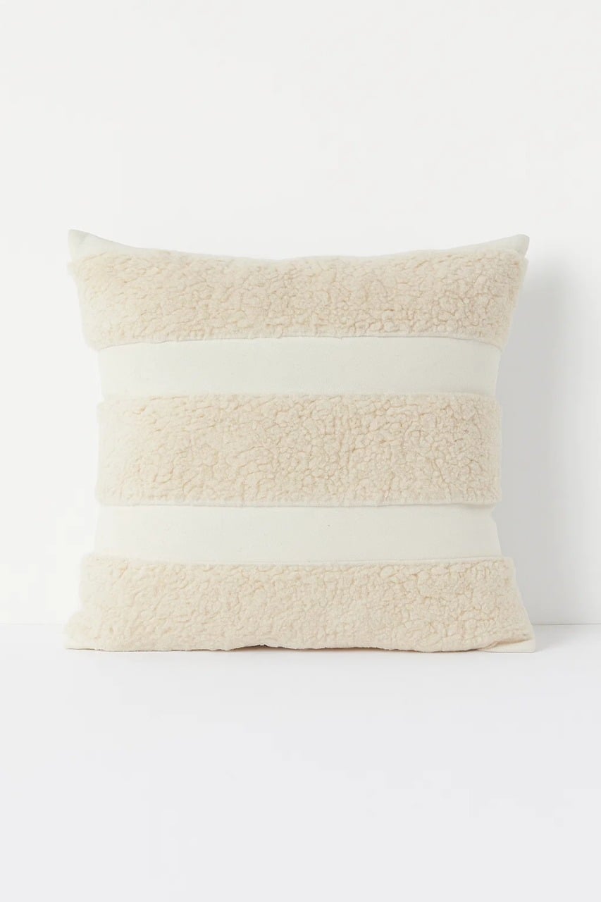 COJÍN BEIGE PELUCHE 45×45 – ESTILO NÓRDICO - 2