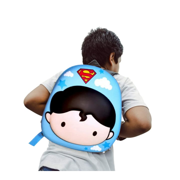 MOCHILA INFANTIL TIPO SUPERHÉROE CON RELIEVE 3D - 1