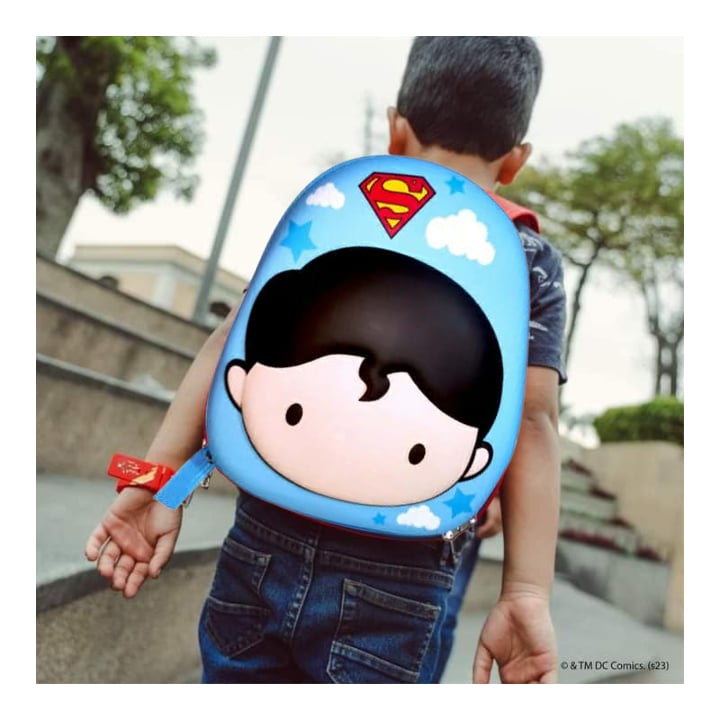 MOCHILA INFANTIL TIPO SUPERHÉROE CON RELIEVE 3D - 2