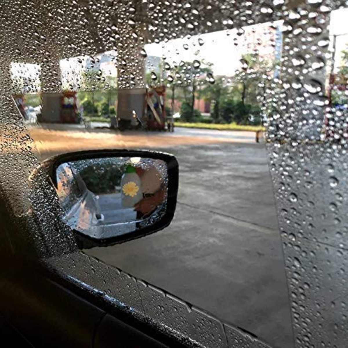 LAMINA ANTI LLUVIA PARA ESPEJO DE AUTO - 4
