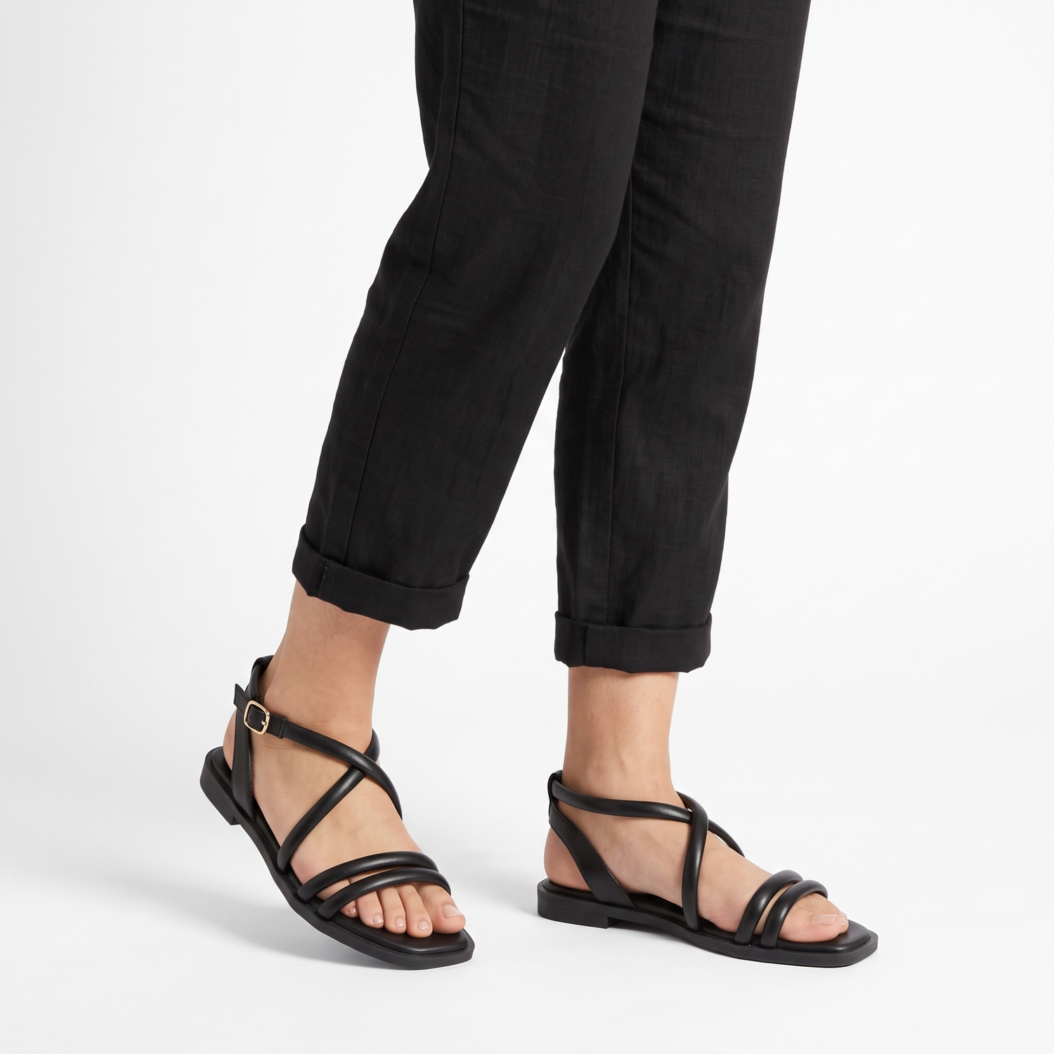 SANDALIA MUJER STHEF CASUAL NEGRO 7743 COLOR NEGRO - 1106254 - 5