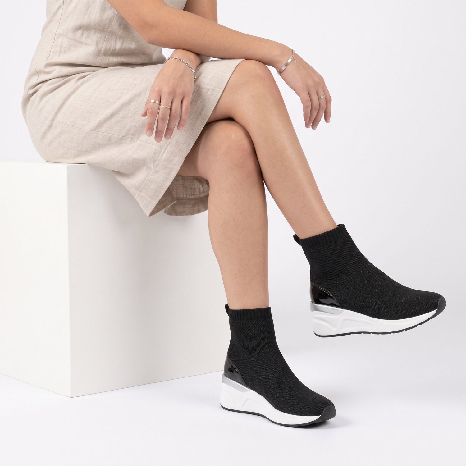 ZAPATILLA MUJER STHEF TRENDY NEGRO CON BLANCO 7602 COLOR 1097573 - 7