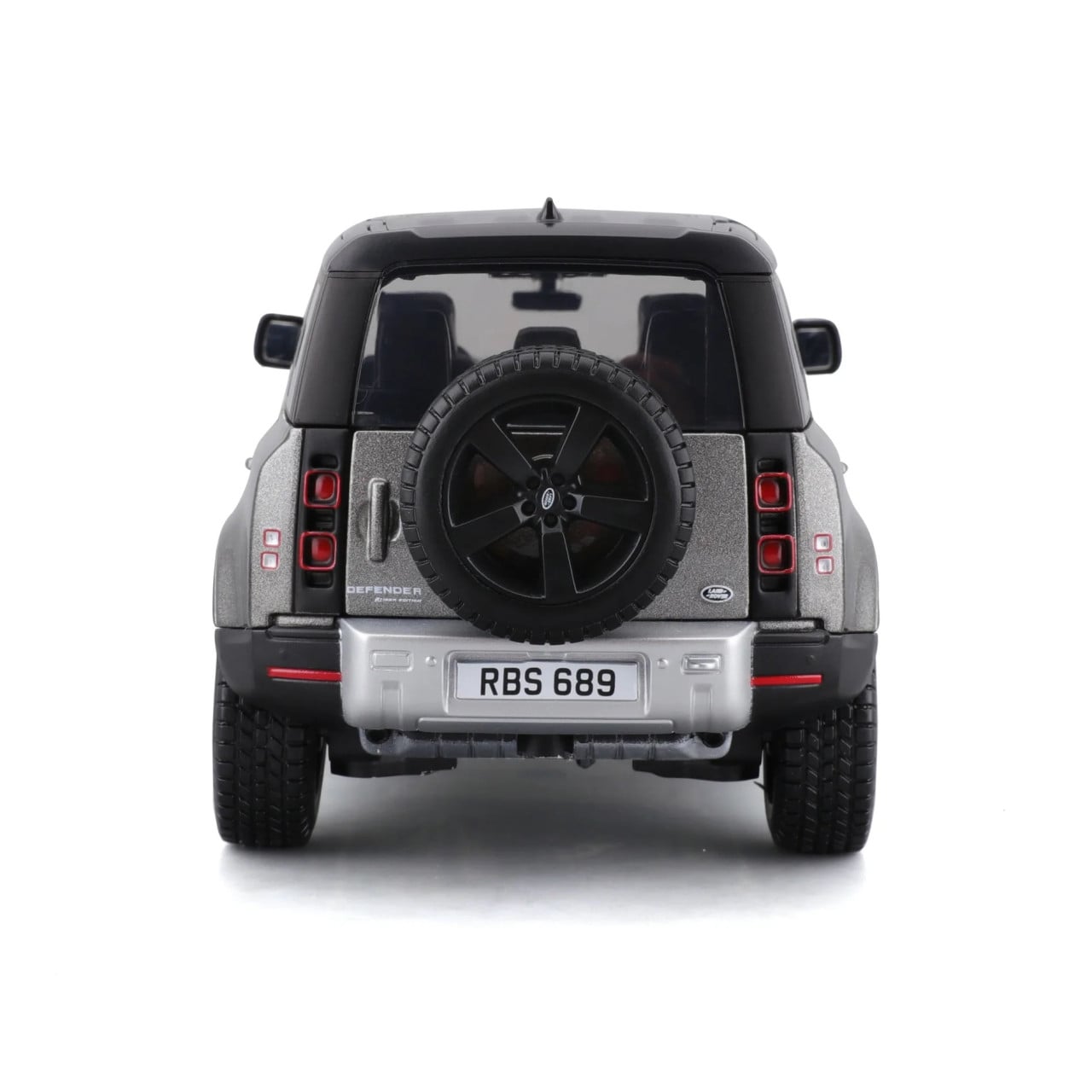 1:24 LAND ROVER DEFENDER 2022 PLATEADO - 4