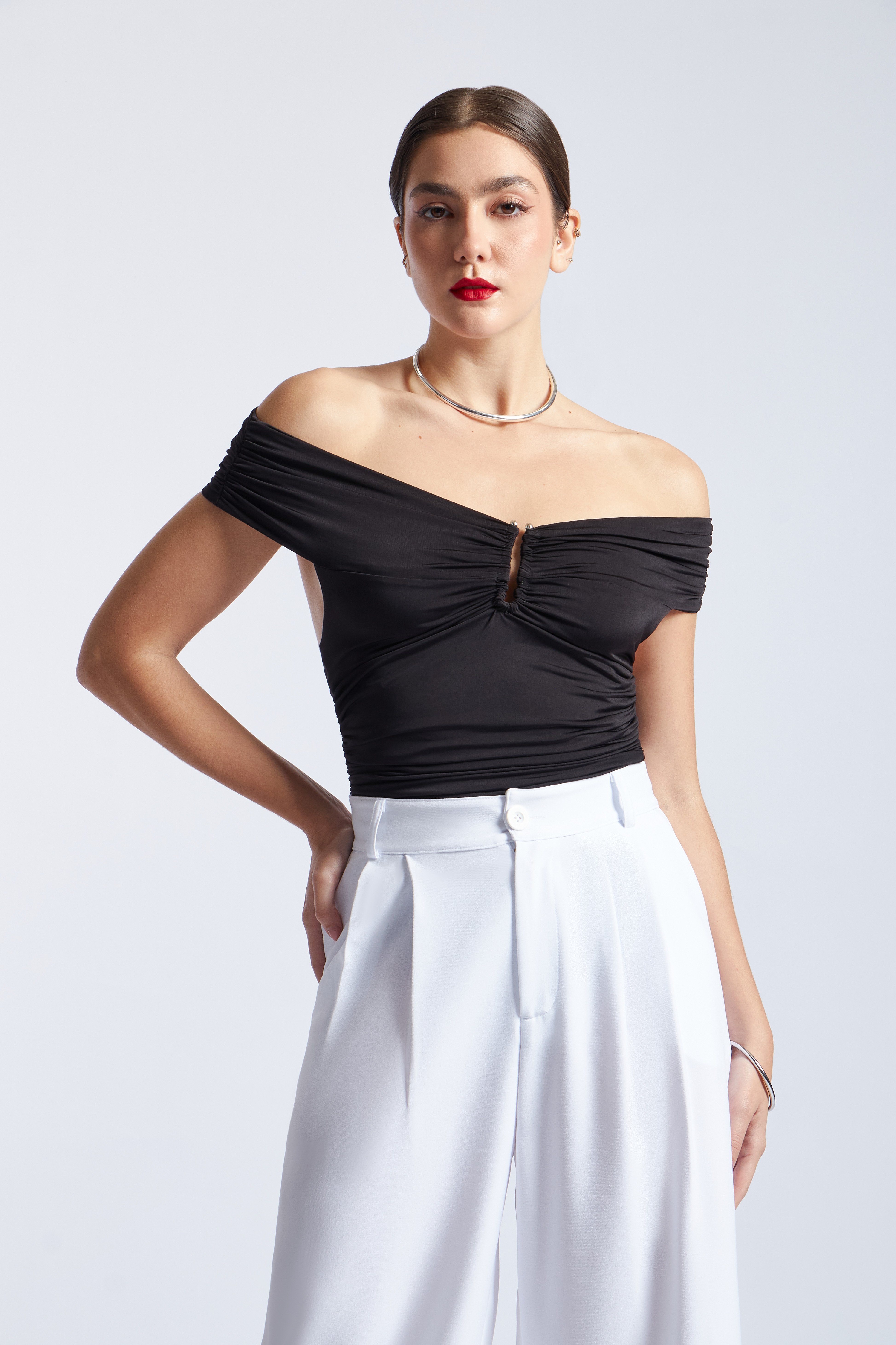 BODY OFF SHOULDER DRAPEADO CON ADORNO - 1