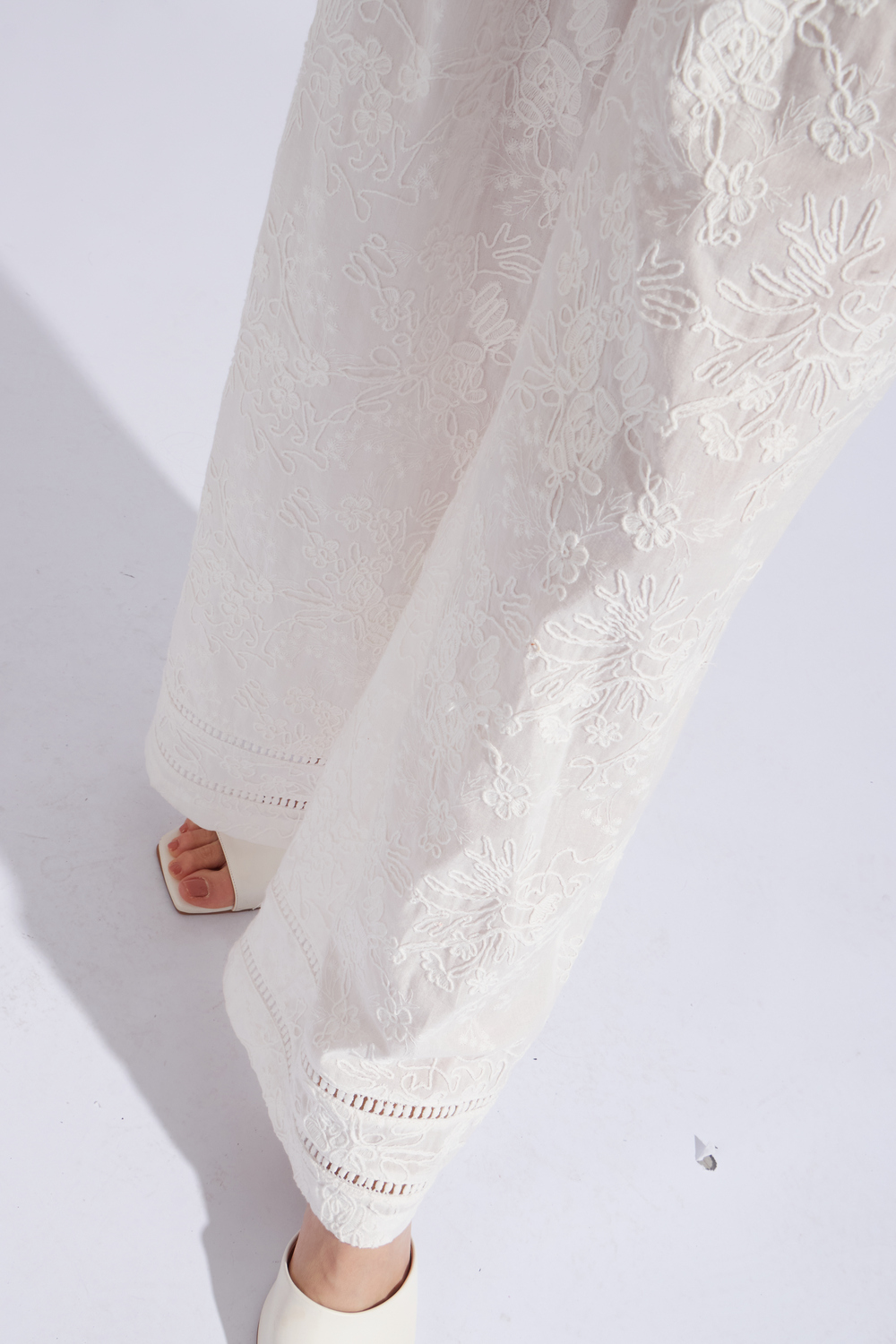 PANTALÓN PLIEGUES BRODERIE - 4