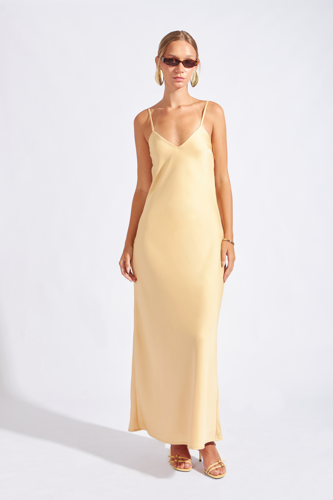 VESTIDO FLUIDO ESCOTE V - 1