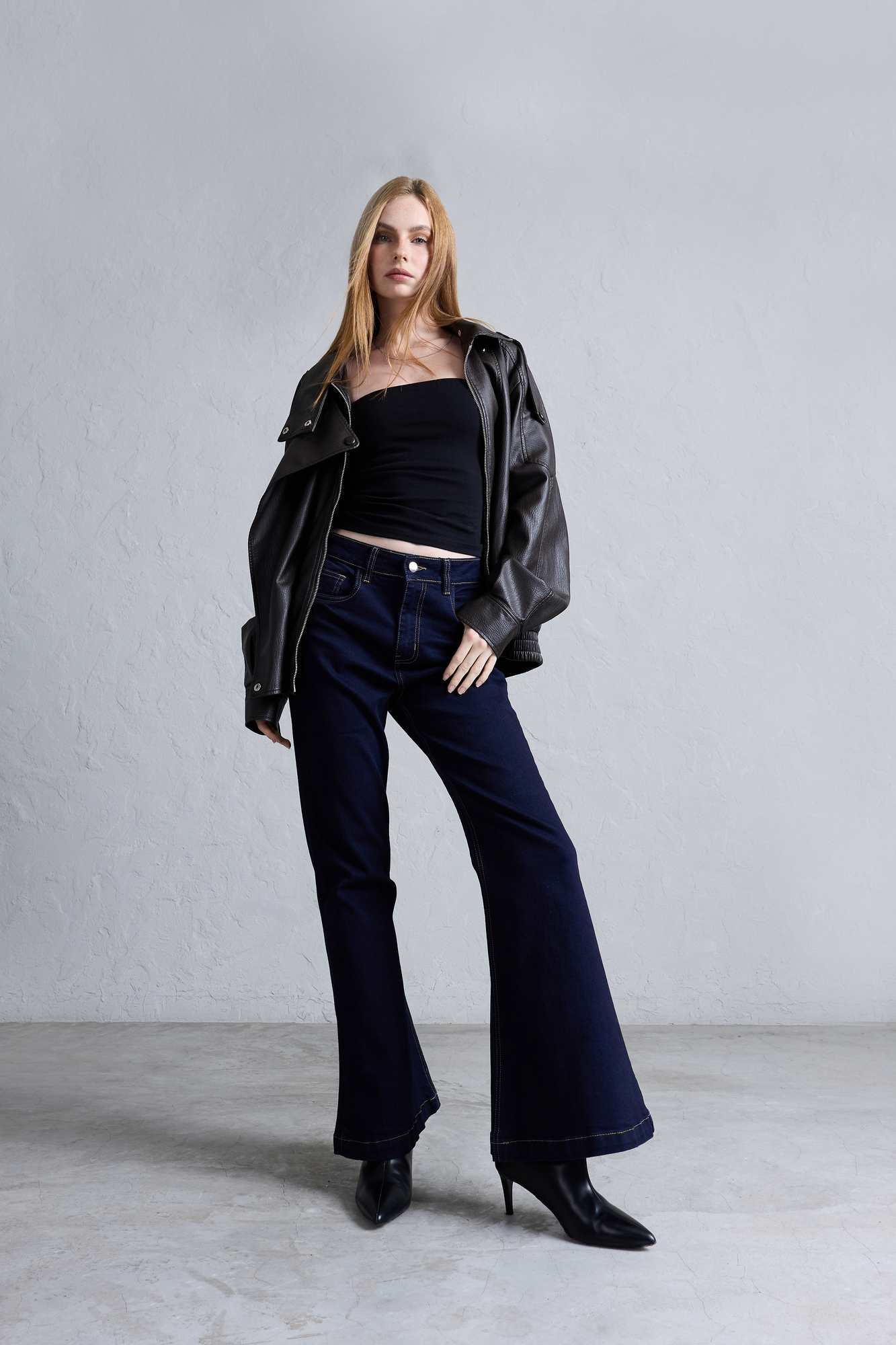 PANTALÓN FLARE TIRO ALTO - 2
