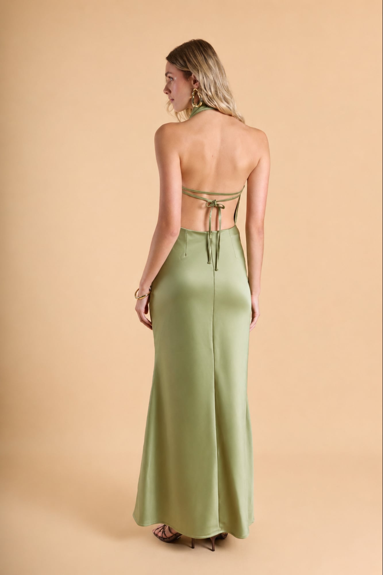 VESTIDO HALTER SATINADO - 4