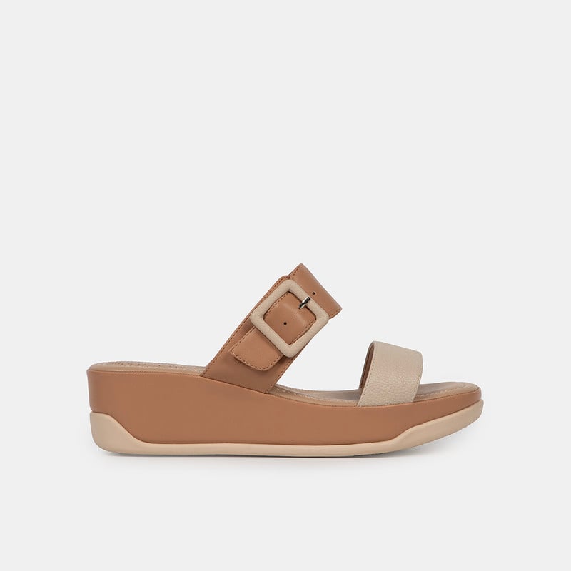 SANDALIAS MUJER BATA MARRÓN CASUALES COMFIT - 1
