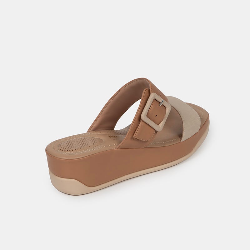 SANDALIAS MUJER BATA MARRÓN CASUALES COMFIT - 3