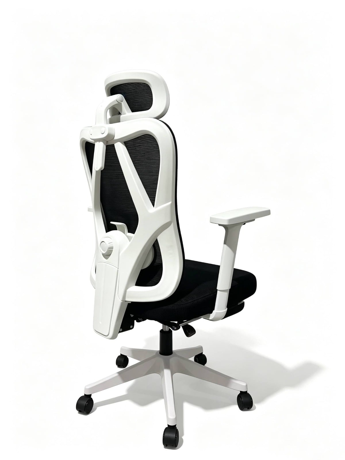 SILLA DE OFICINA INIUS ARI ERGONÓMICA REPOSABRAZOS 3D CON REPOSAPIÉS Y MALLA ZYNCRO NEGRO - 3