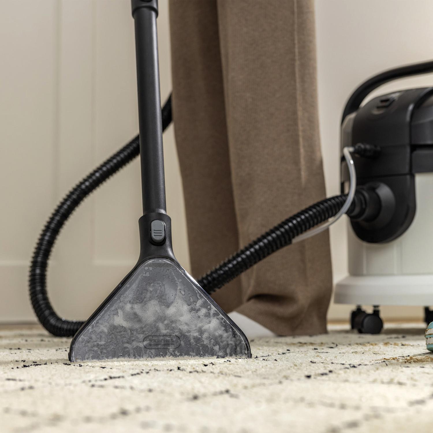 LIMPIADORA DE ALFOMBRA Y TAPICES 1000W KARCHER SE 4 - 4