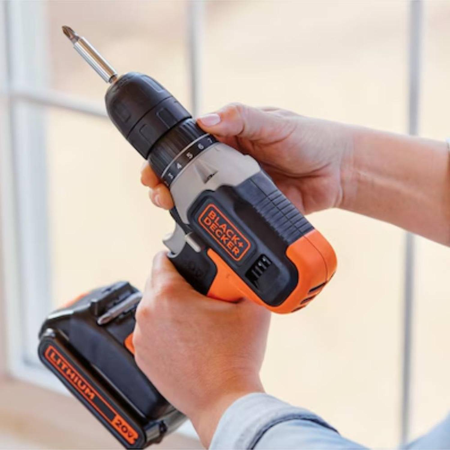 TALADRO ATORNILLADOR 20V MAX 2BAT. Y CARG. + KIT DE HERRAMIENTAS 54 PZS BLACK Y DECKER BCD702PK2B-B2 - 2